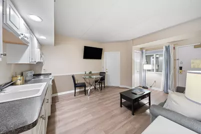 335  Wrigley Dr #412, Lake Geneva, WI 53147 - Photo 6