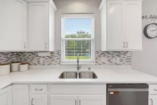 2851 Crosswinds Dr, Racine, WI 53403 - Photo 4
