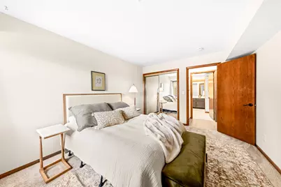 N85W15700  Ridge Rd #205, Menomonee Falls, WI 53051 - Photo 20