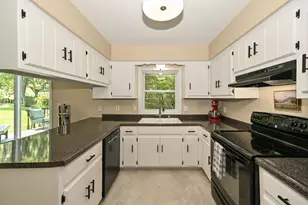 7613 S 83rd St, Franklin, WI 53132 - Photo 10