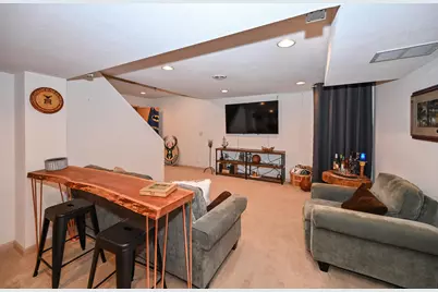7613 S 83rd St, Franklin, WI 53132 - Photo 32