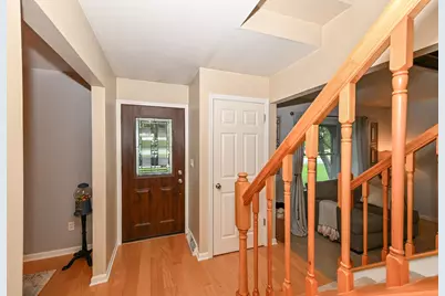 7613 S 83rd St, Franklin, WI 53132 - Photo 6