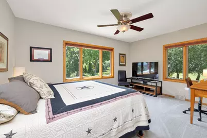 111 W Daphne Rd, Glendale, WI 53217 - Photo 24