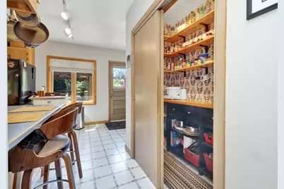 111 W Daphne Rd, Glendale, WI 53217 - Photo 16