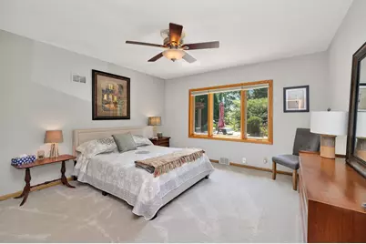 111 W Daphne Rd, Glendale, WI 53217 - Photo 26