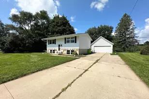 137 Marino Ave, Delavan, WI 53115 - Photo 2