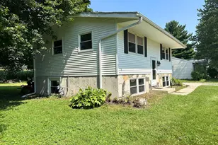 137 Marino Ave, Delavan, WI 53115 - Photo 4