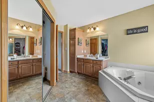 1823 Deer Path, Waukesha, WI 53189 - Photo 16