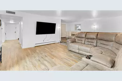 5200 S Tuckaway Blvd #341, Greenfield, WI 53221 - Photo 2