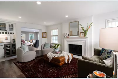 2426 N 93rd St, Wauwatosa, WI 53226 - Photo 10