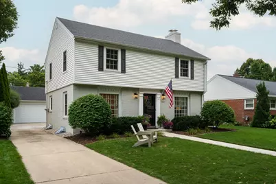2426 N 93rd St, Wauwatosa, WI 53226 - Photo 34