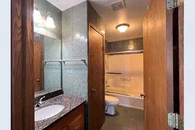 N114W16680  Crown Dr #6, Germantown, WI 53022 - Photo 4