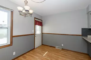 1320 Camden Way, Waukesha, WI 53186 - Photo 6