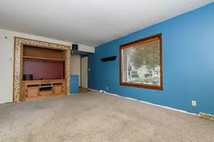 1320 Camden Way, Waukesha, WI 53186 - Photo 8