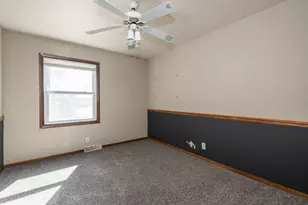 1320 Camden Way, Waukesha, WI 53186 - Photo 16
