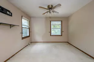 1320 Camden Way, Waukesha, WI 53186 - Photo 12