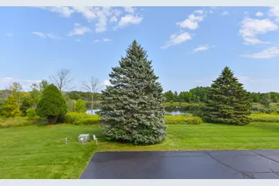 2220  Stonecroft Dr, Grafton, WI 53024 - Photo 32