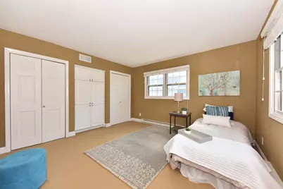 2220  Stonecroft Dr, Grafton, WI 53024 - Photo 24