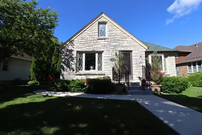 2141 S Livingston Ter, West Allis, WI 53219 - Photo 2