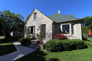 2141 S Livingston Terrace, West Allis, WI 53219 - Photo 4