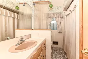 809 Mackinac Ave, South Milwaukee, WI 53172 - Photo 16