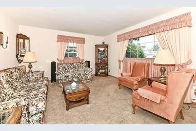 809  Mackinac Ave, South Milwaukee, WI 53172 - Photo 4