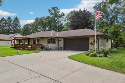 W151N6887  Glenview Dr, Menomonee Falls, WI 53051 - Photo 32