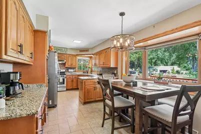 W151N6887  Glenview Dr, Menomonee Falls, WI 53051 - Photo 16