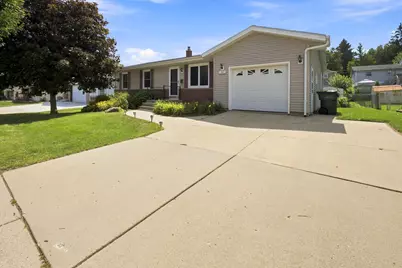 1367  Balsam Pl, West Bend, WI 53095 - Photo 2