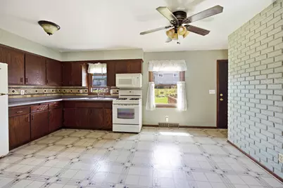 1367  Balsam Pl, West Bend, WI 53095 - Photo 8