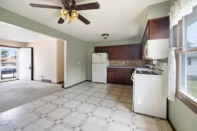 1367  Balsam Pl, West Bend, WI 53095 - Photo 10