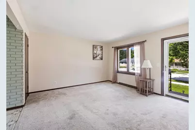 1367  Balsam Pl, West Bend, WI 53095 - Photo 4