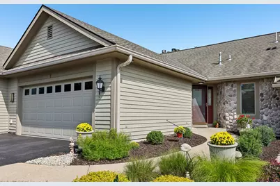 526  Oak Ridge Dr, Hartland, WI 53029 - Photo 1