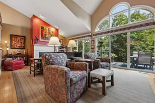 526 Oak Ridge Dr, Hartland, WI 53029 - Photo 4