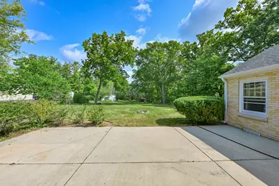 7620 W Drexel Ave, Franklin, WI 53132 - Photo 40