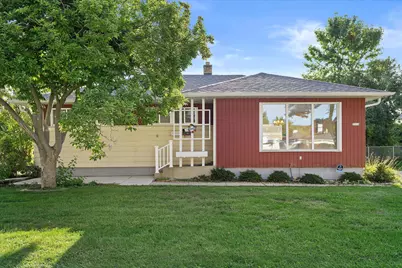 5516 N 103rd St, Milwaukee, WI 53225 - Photo 2