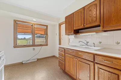 5516 N 103rd St, Milwaukee, WI 53225 - Photo 12