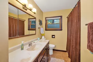 4537 N 101st St, Wauwatosa, WI 53225 - Photo 10