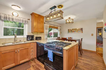4537 N 101st St, Wauwatosa, WI 53225 - Photo 6