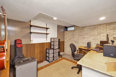 4537 N 101st St, Wauwatosa, WI 53225 - Photo 16