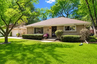 4537 N 101st St, Wauwatosa, WI 53225 - Photo 2
