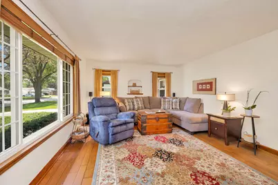 4537 N 101st St, Wauwatosa, WI 53225 - Photo 8