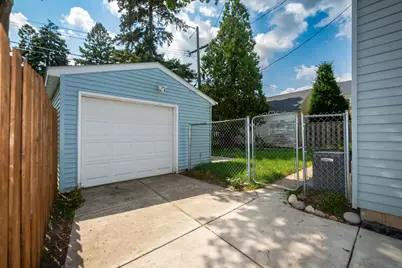 2111  74th St, Kenosha, WI 53143 - Photo 24