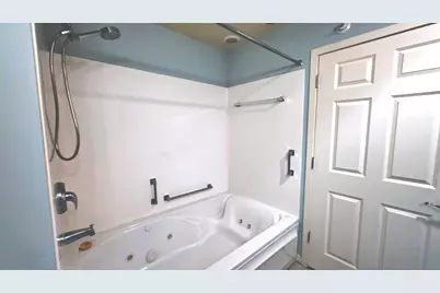 360 W Washington Ave, Madison, WI 53703 - Photo 18