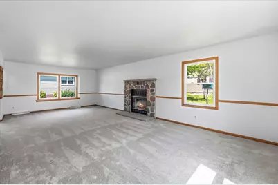 540 W Norport Dr, Port Washington, WI 53074 - Photo 2