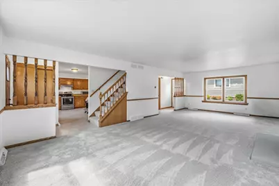540 W Norport Dr, Port Washington, WI 53074 - Photo 4