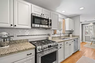 1069  Sauganash Dr, Fontana, WI 53125 - Photo 10