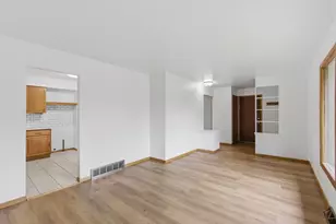 5314 W Nokomis Rd, Brown Deer, WI 53223 - Photo 8