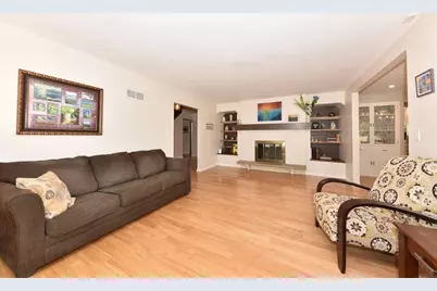 2805 S 83rd St, West Allis, WI 53219 - Photo 4