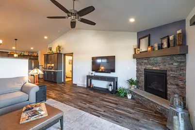 1901  Prairie Pl, Holmen, WI 54636 - Photo 16